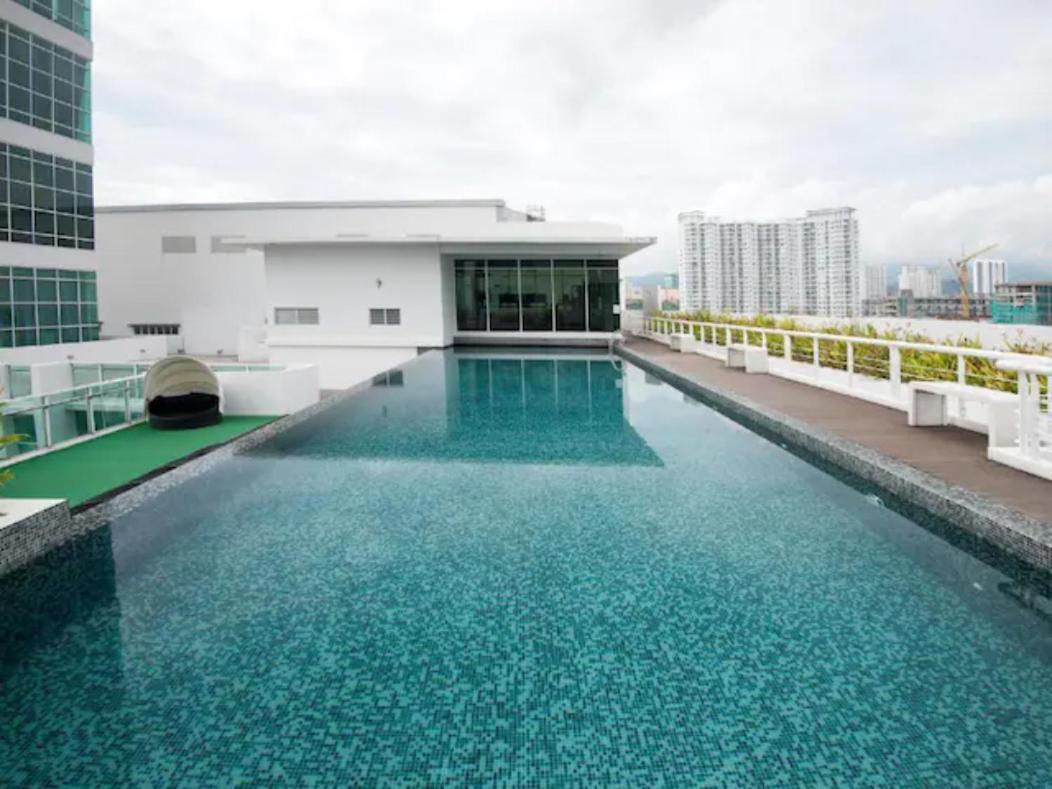 Loft Pano Seaview Suite 2 Bedroom By The Only Bnb Jelutong Exterior photo